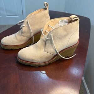 Women’s Clark’s 8.5